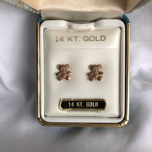 Adorable 14 carat gold teddy bear post earrings.